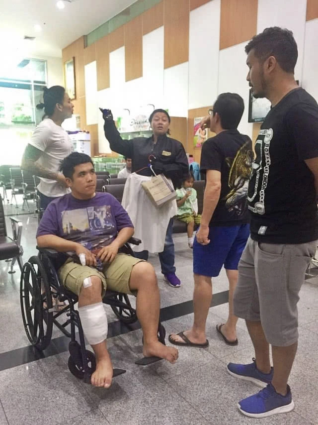 เกิดอุบัติเหตุกลางกองถ่าย "ภารกิจศพป่วน"  
"แจ๊ค" เย็บ 30 เข็ม!