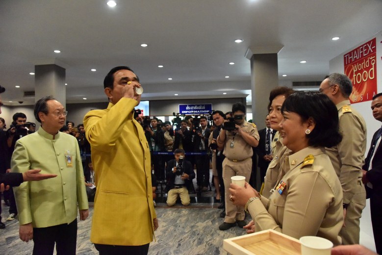 "ยิ่งลักษณ์" ยิ้มแฉ่ง! อังกฤษให้วีซ่า10ปี