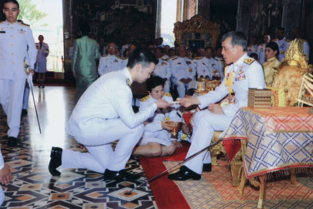 สมเด็จพระเจ้าอยู่หัว เสด็จฯ ไปในการพระราชพิธีทรงบำเพ็ญพระราชกุศลวิสาขบูชา