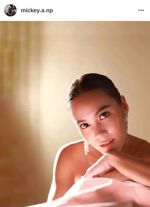 "เจนี่"ปิดปากเงียบ สัมพันธ์"มิกกี้" 
แต่ลงรูปครอบครัวทั้งสองฝ่าย