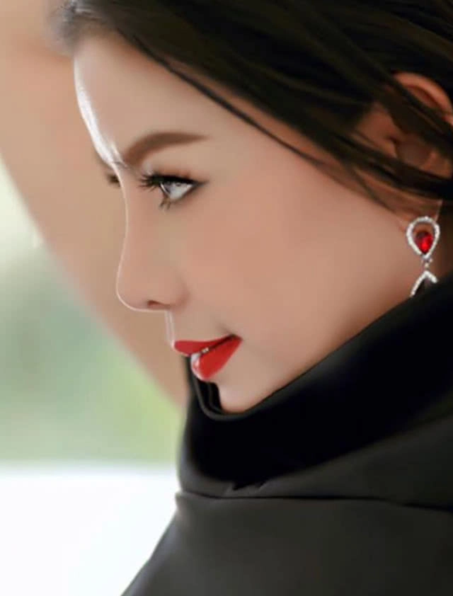 เปิดรูปจริง! ตอนองค์ยังไม่ประทับ ร่างทรงไฮเทค 4.0