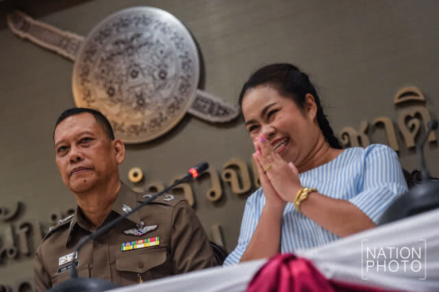 (ภาพชุด) กอล์ฟ-ตุ๊กกี้-กิ๊บซี่-อุ้ม เข้าพบรอง ผบ.ตร. ปมรีวิวสินค้า ‘เมจิกสกิน’