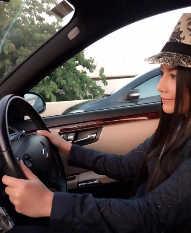 เปิดรูปจริง! ตอนองค์ยังไม่ประทับ ร่างทรงไฮเทค 4.0