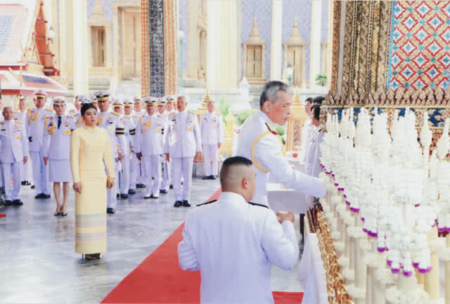 สมเด็จพระเจ้าอยู่หัว เสด็จฯ ไปในการพระราชพิธีทรงบำเพ็ญพระราชกุศลวิสาขบูชา