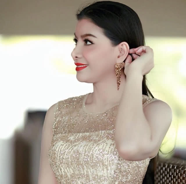 เปิดรูปจริง! ตอนองค์ยังไม่ประทับ ร่างทรงไฮเทค 4.0