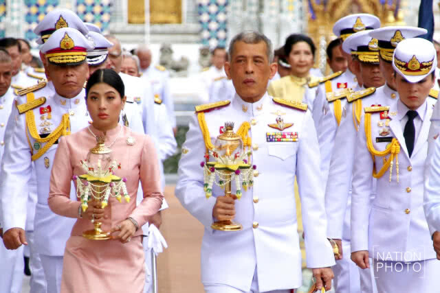 สมเด็จพระเจ้าอยู่หัว เสด็จพระราชดำเนินในพระราชพิธีทรงบำเพ็ญพระราชกุศลวันวิสาขบูชา