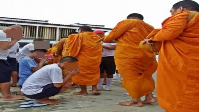 "เรือนจำ"ส่งเสริมพระพุทธศาสนาวิสาขบูชา นิมนต์พระรับบาตรนักโทษ