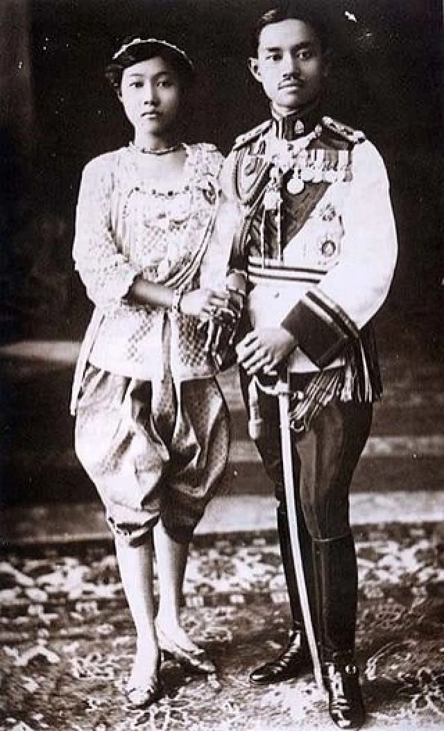 (วันนี้ในอดีต) 30 พ.ค. 2484 พระบาทสมเด็จพระปกเกล้าเจ้าอยู่หัว  เสด็จสู่สวรรคาลัย