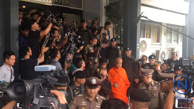 (ภาพชุด)  คุมอดีต"พระพรหมสิทธิ"ฝากขัง