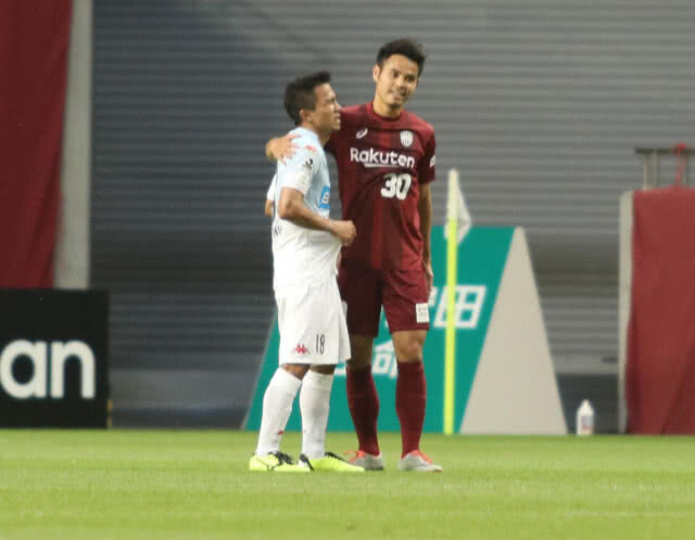 ชนาธิป เดินทางเข้าสมทบกับ ช้างศึก อุ่นเครื่องจีน