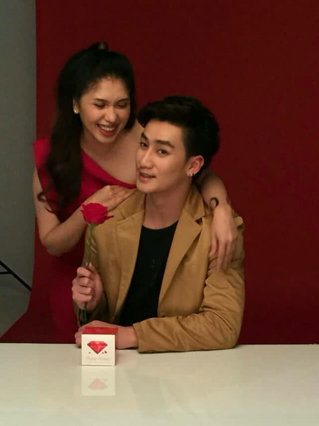 ยังรักกันดี! อายุห่างไม่ใช่ปัญหา "เอ้ ชุติมา" หมั่นเติมหวานกับแฟนเด็ก