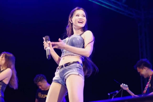 "ลำไยได้เบนซ์ อามได้กระบะ"
ประจักษ์ชัย  ยังไงต่อ?