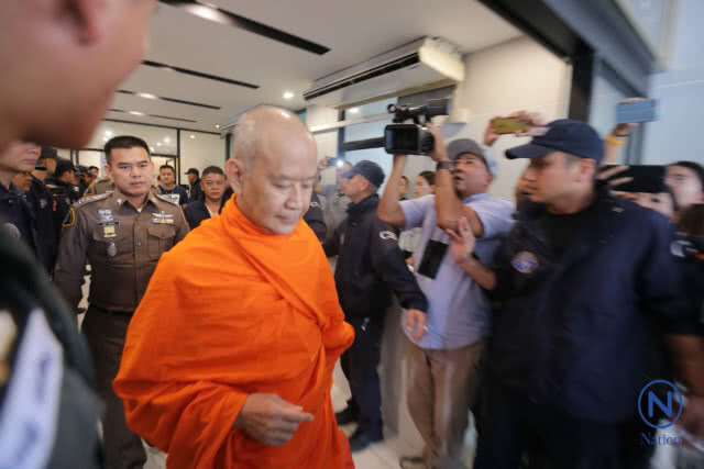 (ภาพชุด)  คุมอดีต"พระพรหมสิทธิ"ฝากขัง