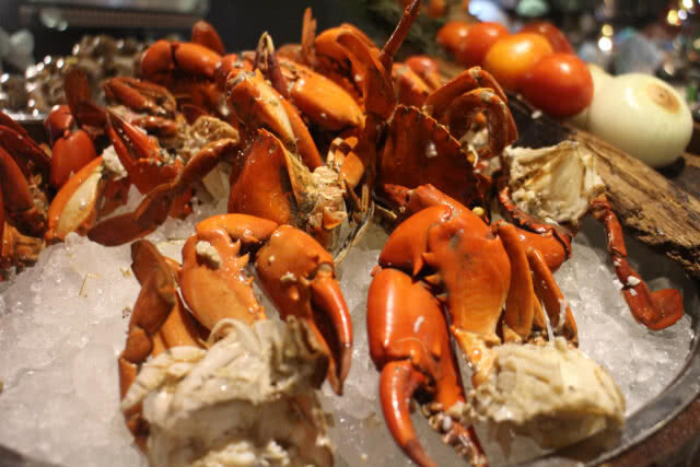 U CAN EAT MEET กับปูน : Cut More Crab จงมากิน!!! บุฟเฟ่ต์ "ปู"