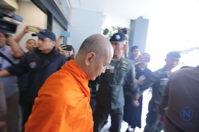 (ภาพชุด)  คุมอดีต"พระพรหมสิทธิ"ฝากขัง