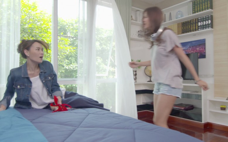 'บี'  ฉะ 'มารี' ไร้มารยาท ใน  "เมีย2018"
