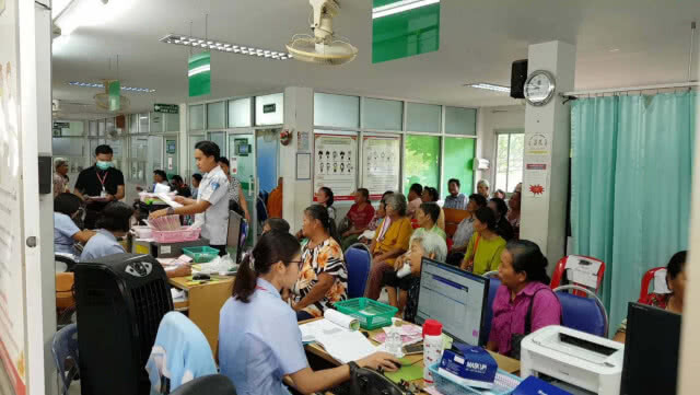 ลูกจ้างโรงพยาบาลประทายร่วมคัดค้านระเบียบการว่าด้วยการจ้างพนักงานของกระทรวงการคลัง
