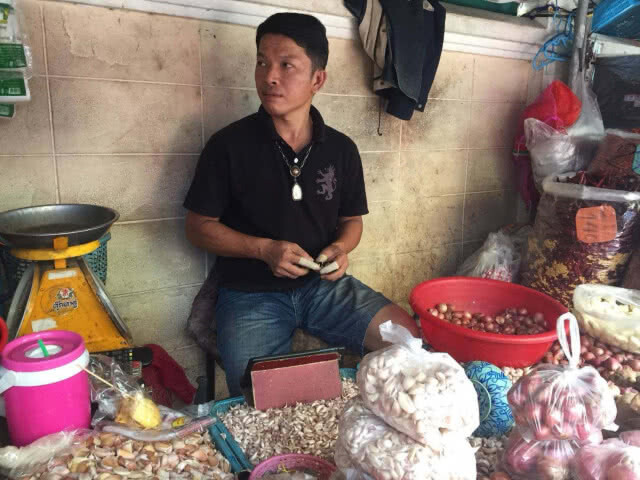 พาณิชย์เร่งระบายกระเทียมแห้ง 20,000 ตัน ช่วยเกษตรกร(มีคลิป)