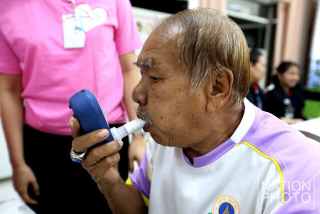 (ภาพชุด)โรงพยาบาลศิริราชจัดกิจกรรม วันงดสูบบุหรี่โลก 2561