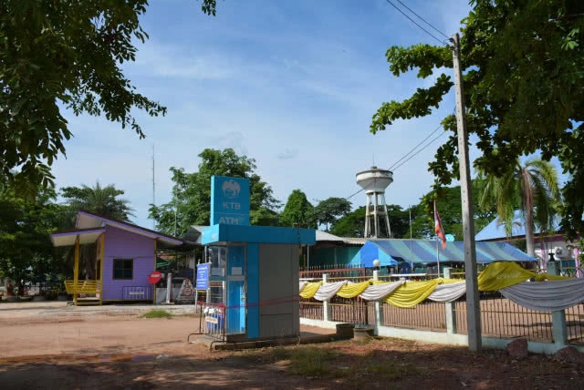 ระทึก! ตู้เอทีเอ็ม ช็อตเด็กกดเงิน หวิดดับโชคดี เพื่อนดึงออกจากตู้ทัน