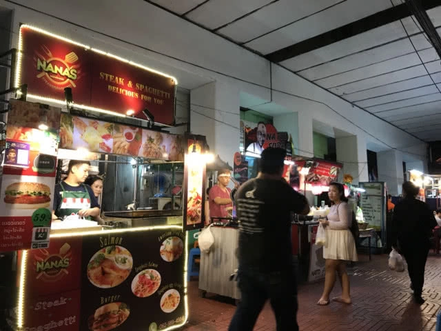 "ตลาดพลู"ย่านเก่า ของกินริมทาง