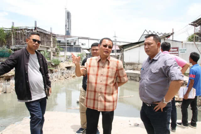 "พัทยา" สั่งเร่งขุดคลอง เปิดทางน้ำ ป้องกันน้ำท่วมขังซ้ำซาก
