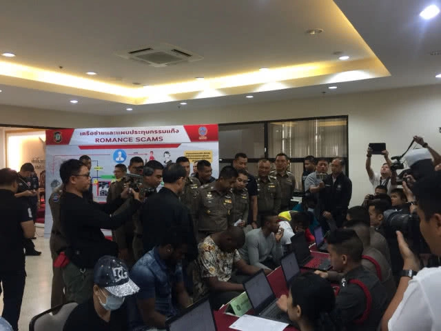 "บิ๊กโจ๊ก" รวบแก๊งโรแมนซ์สแกม แชทแสร้งรักสาวไทย ก่อนเชิดเงิน เสียหาย100 ล้านบาท