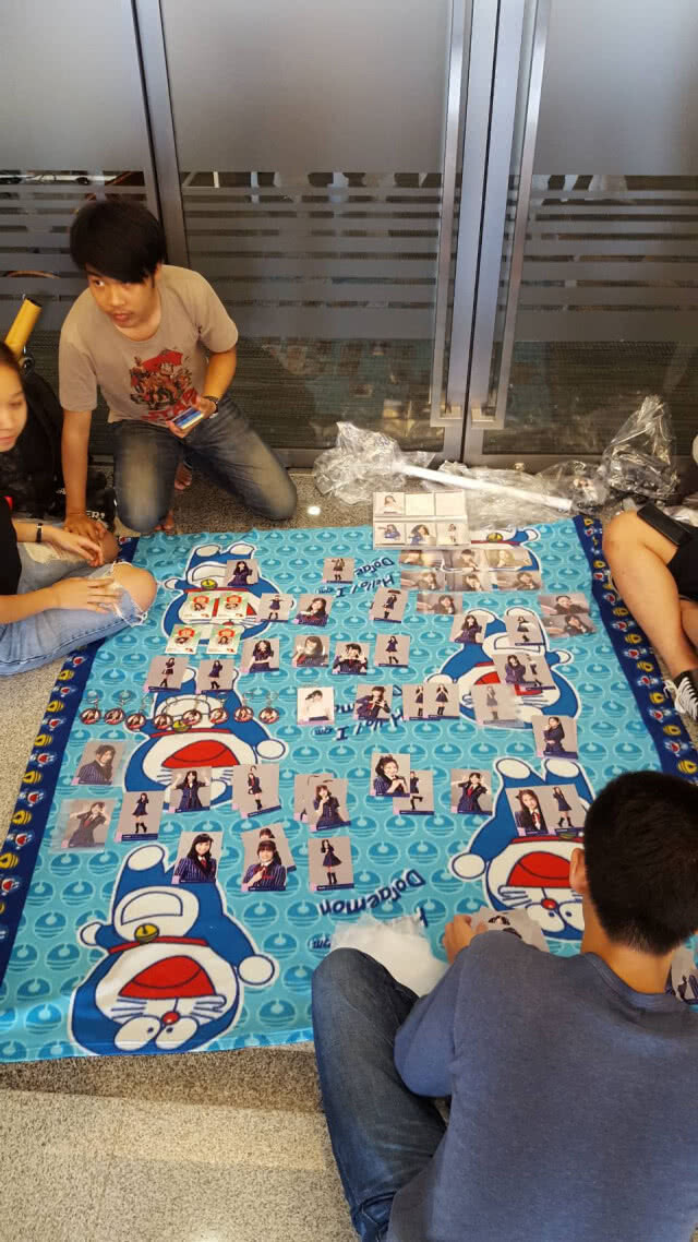 สีสันงานจับมือ BNK48 วันที่ 2 มิ.ย. 61
