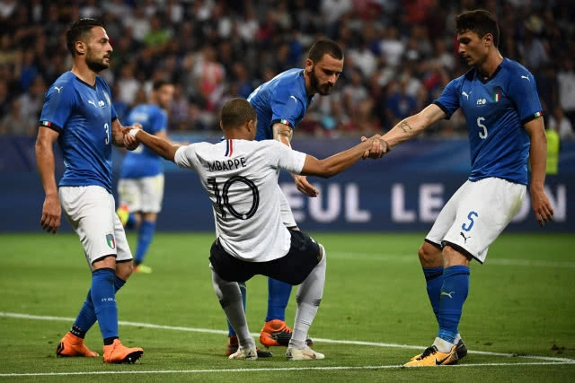 ตราไก่ ฟอร์มดุ! อัดอิตาลี 3-1 ก่อนลุยบอลโลก