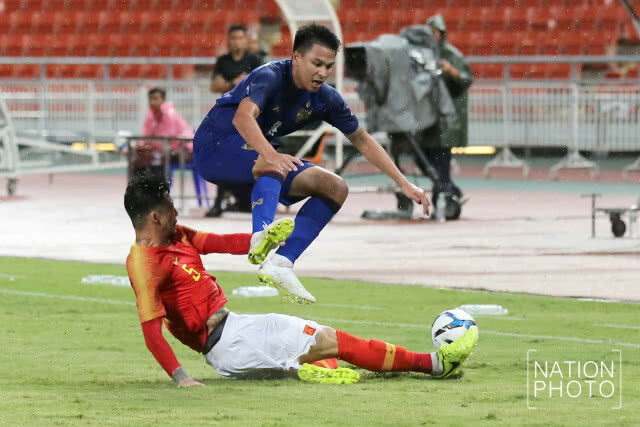 ครึ่งแรก "ช้างศึก" ตาม จีน 0-1