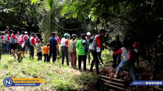 จิตอาสาร่วมสร้างฝาย ในอุทยานแห่งชาติทับลาน