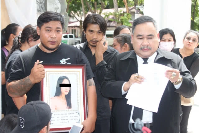 ญาติ "น้องกิ๊ฟถูก 4 โจ๋รุมโทรม" เข้าพบรองผบ.ตร.โอนคดีมาให้กองปราบ จี้ 16 ข้อสงสัย วอนตร.เร่งสอบสวน