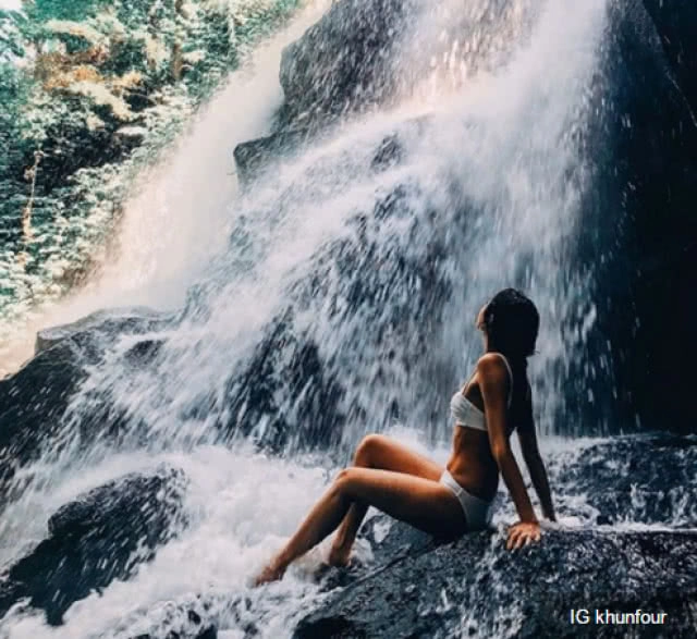 "โฟร์ สกลรัตน์" อวดหุ่นเล่นน้ำตกที่บาหลี