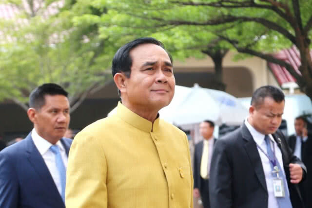 "บิ๊กตู่" อุ้ม "ดอน" ยันไม่ปรับ ครม.
