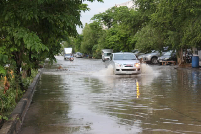 ปัญหาซ้ำซากฝนตกท่วมทุกที ชาวบ้านวอนหน่วยงานช่วยแก้ไข