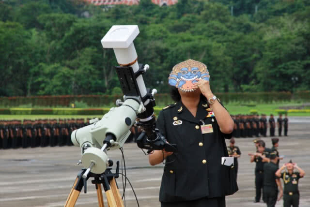 สมเด็จพระเทพรัตนราชสุดาฯ เสด็จทอดพระเนตรปรากฏการณ์แห่งศตวรรษ