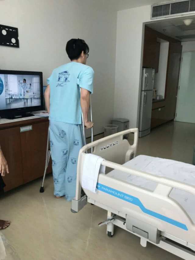 เข้าผ่าตัดด่วน!!! "ฟลุค  จิระ" ผิดคิวซ้อมละครเวที เอ็นหัวเข่าขาด