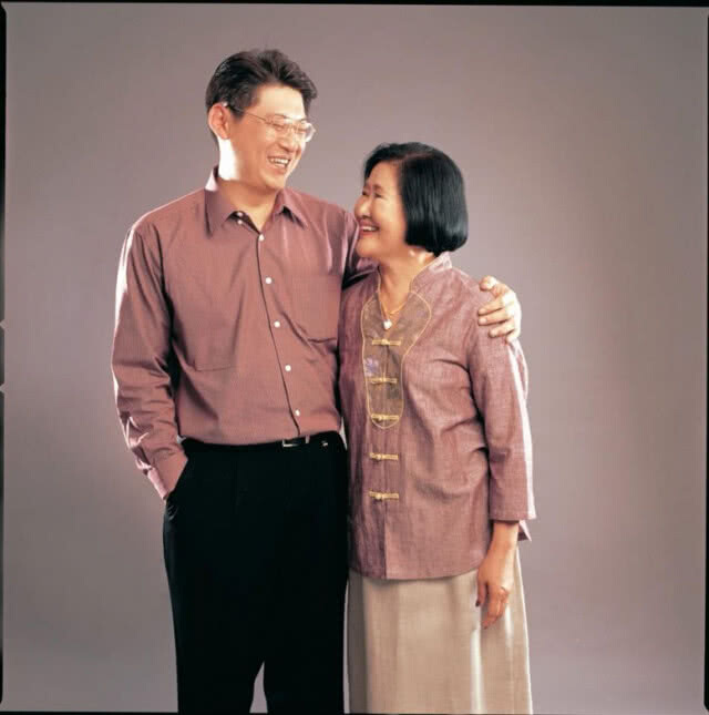 "สรยุทธ" โพสต์เศร้า สูญเสียแม่