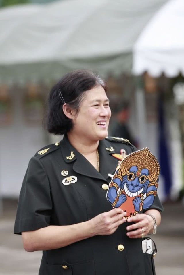สมเด็จพระเทพรัตนราชสุดาฯ เสด็จทอดพระเนตรปรากฏการณ์แห่งศตวรรษ