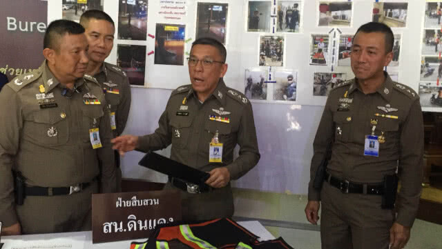"ผบช.น." แถลงจับ โจรกระจอก ขับวินรถจยย.เถื่อน จี้มือถือนักเรียน ย่านราชเทวี(มีคลิป)