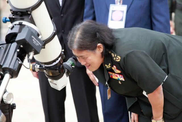 สมเด็จพระเทพรัตนราชสุดาฯ เสด็จทอดพระเนตรปรากฏการณ์แห่งศตวรรษ