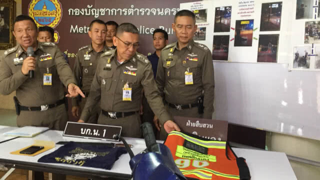 "ผบช.น." แถลงจับ โจรกระจอก ขับวินรถจยย.เถื่อน จี้มือถือนักเรียน ย่านราชเทวี(มีคลิป)