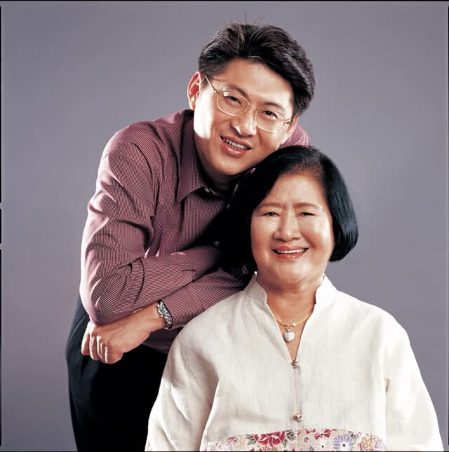 "สรยุทธ" เปิดข้อความในใจ ถึงคุณแม่ผู้จากไป... อย่างไม่มีวันหวนคืน