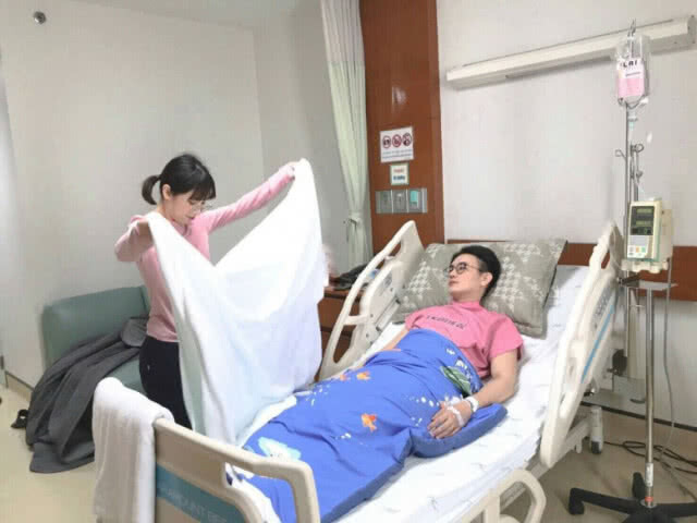 เข้าผ่าตัดด่วน!!! "ฟลุค  จิระ" ผิดคิวซ้อมละครเวที เอ็นหัวเข่าขาด