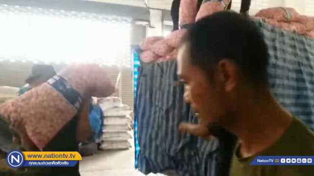 จับ! รถลักลอบขนกระเทียมเถื่อนนำเข้า 160 กระสอบ