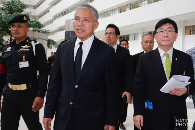 ตม.สั่งสอบ 2 ตำรวจเอี่ยวเปิดทาง"อดีตพระพรหมเมธี" หนี