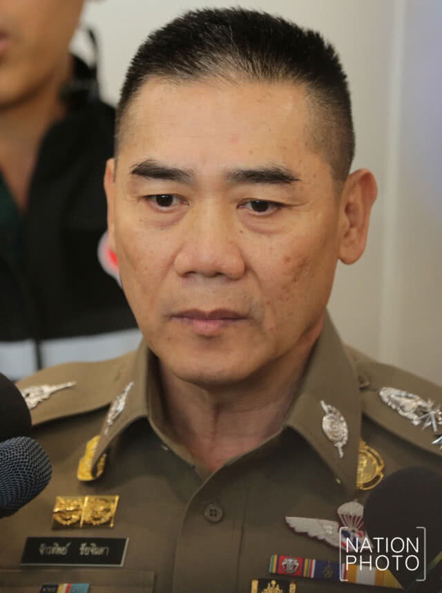 "บิ๊กแป๊ะ" โผล่ "นครบาล" ร่วมแถลงข่าวจับยาบ้า 8 ล้านเม็ด หลังล่องหนหลบตอบคำถามสื่อกรณี "พระพรหมเมธี"