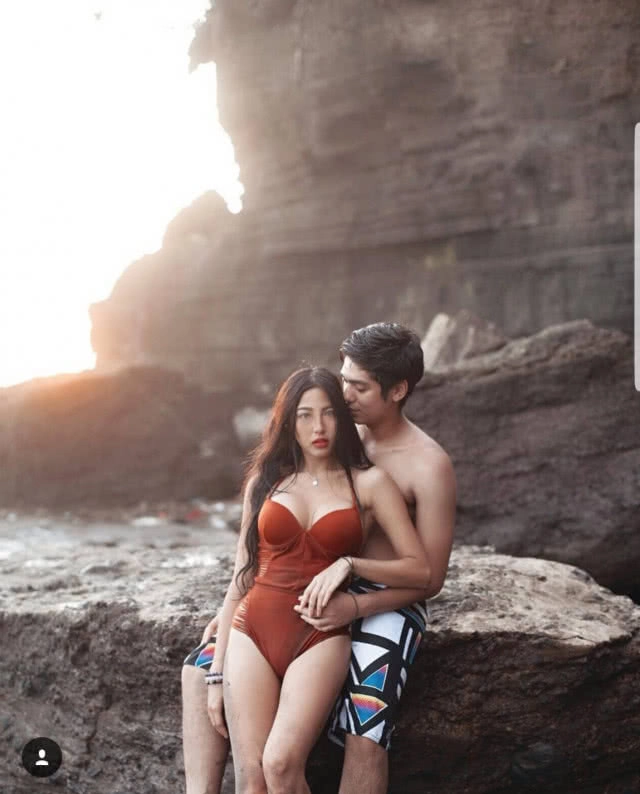 "หวาย" โชว์หุ่นแซบแนบชิดแฟนฝรั่ง