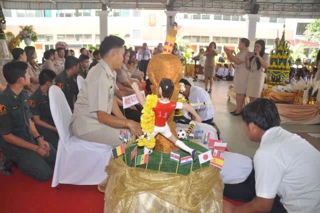 สีสันวันไหว้ครู อาชีวะสุดเจ๋งทำพานสร้างสรรค์