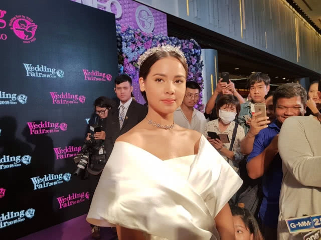 รู้สึกเป็นเกียรติ! "ญาญ่า" สุดปลื้ม เจ้าชาย "อับดุล มาทีน" ฟอลโล่ไอจี